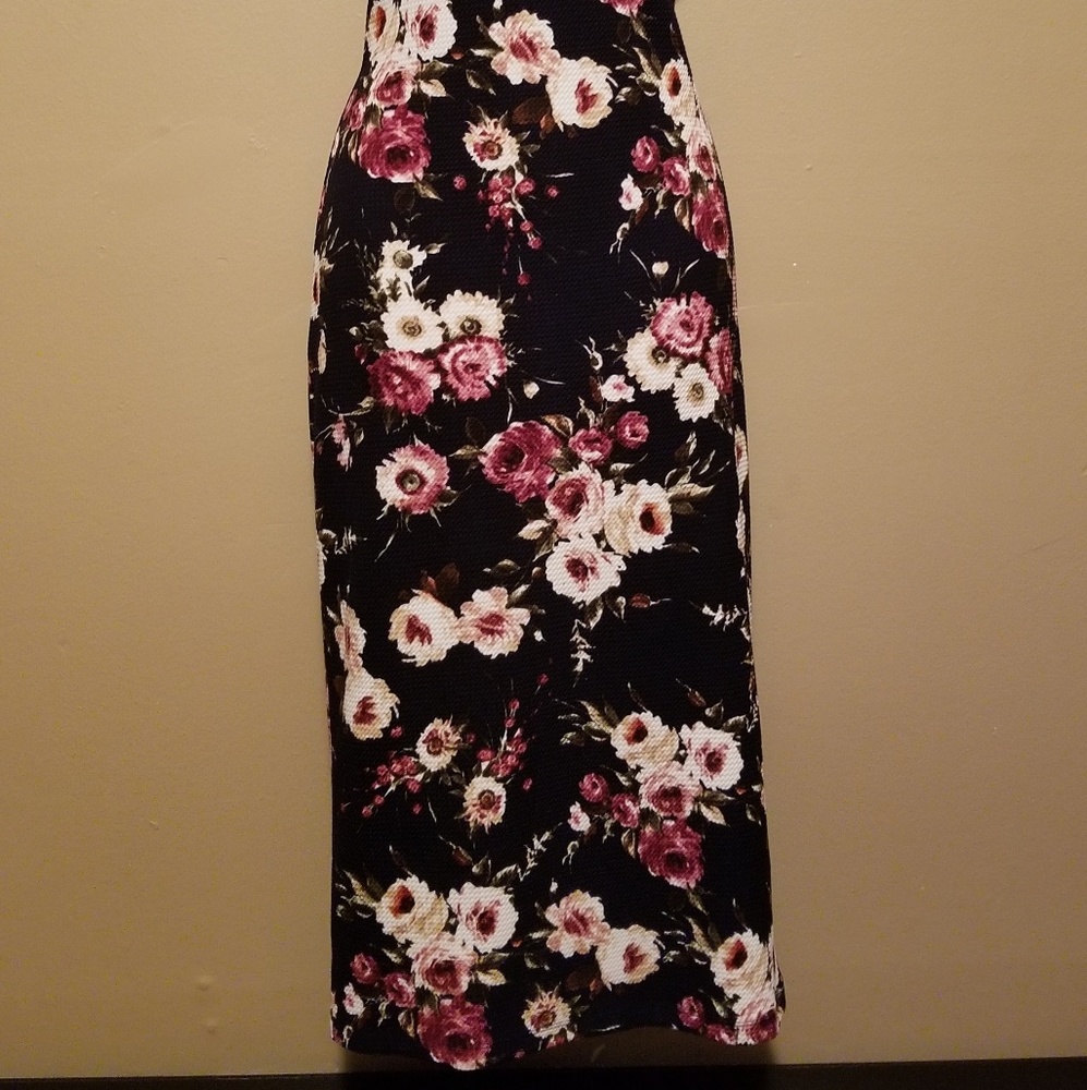Dress - Picture 4 of 5